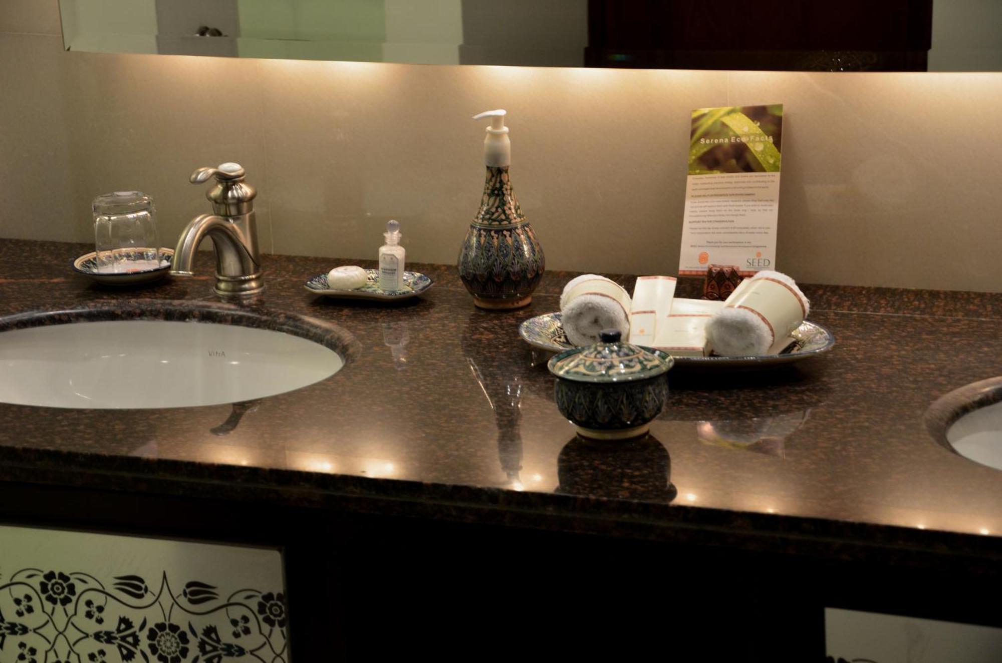 Dushanbe Serena Hotel Værelse billede