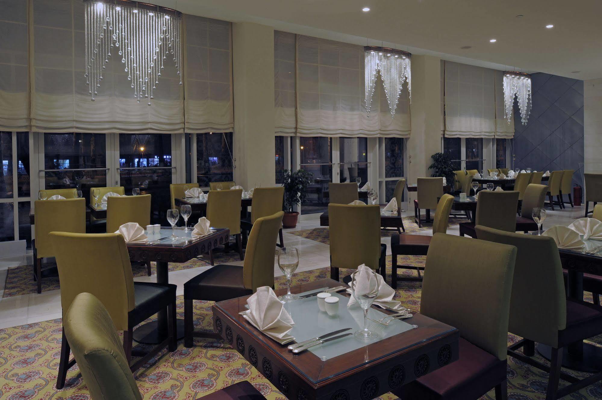 Dushanbe Serena Hotel Eksteriør billede