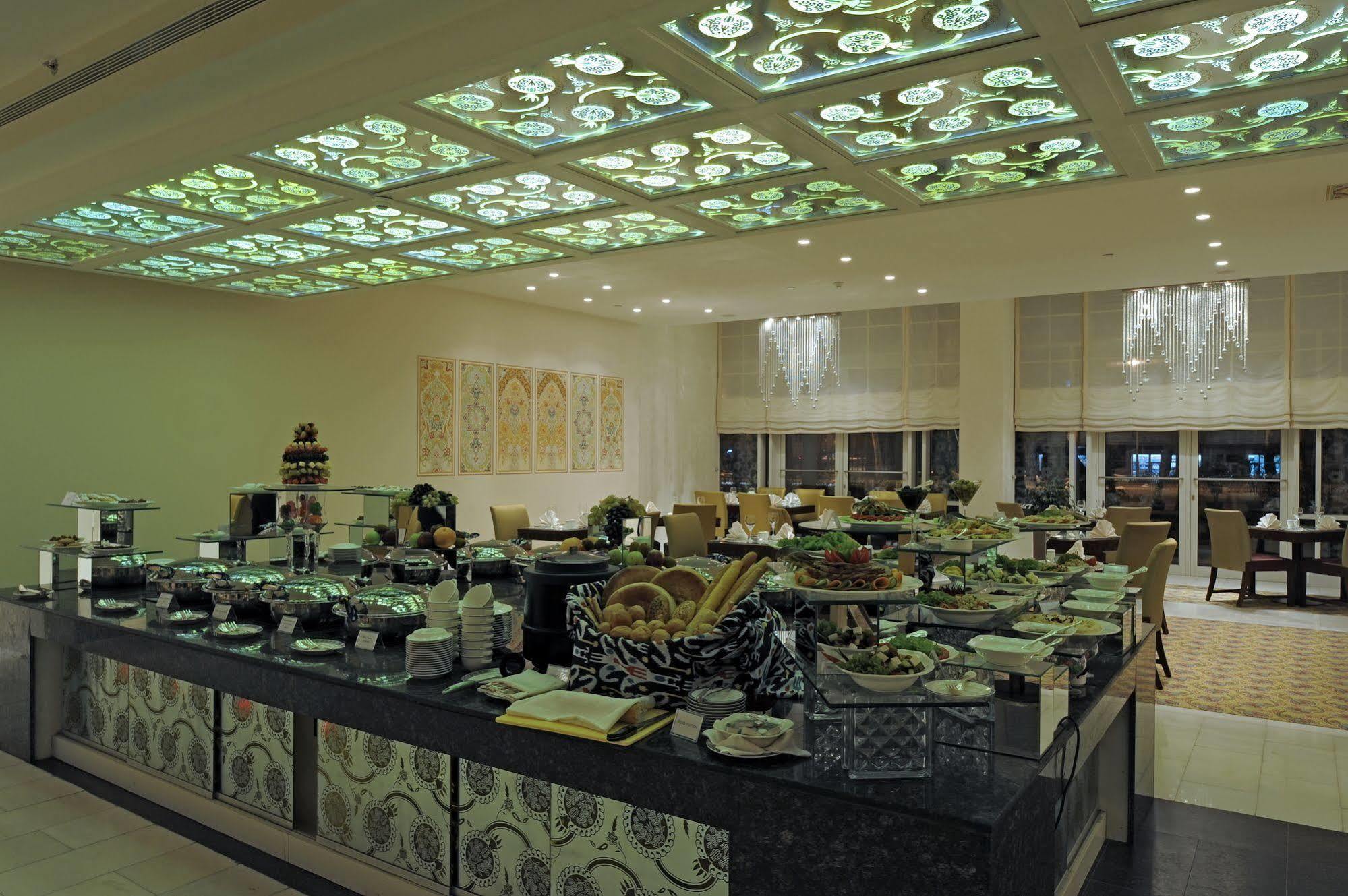 Dushanbe Serena Hotel Eksteriør billede